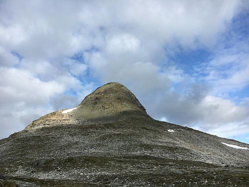 Bratt opp mot Kringlehøa. Enkleste rute går på venstre side (sør).