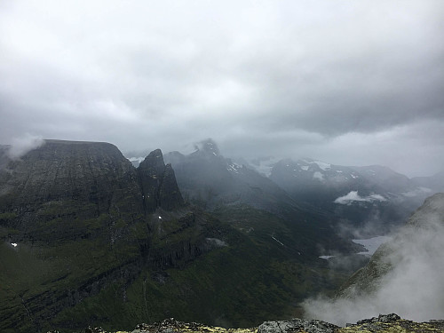 Tårnfjell og Innerdalstårnet sett fra Kringlehøa.