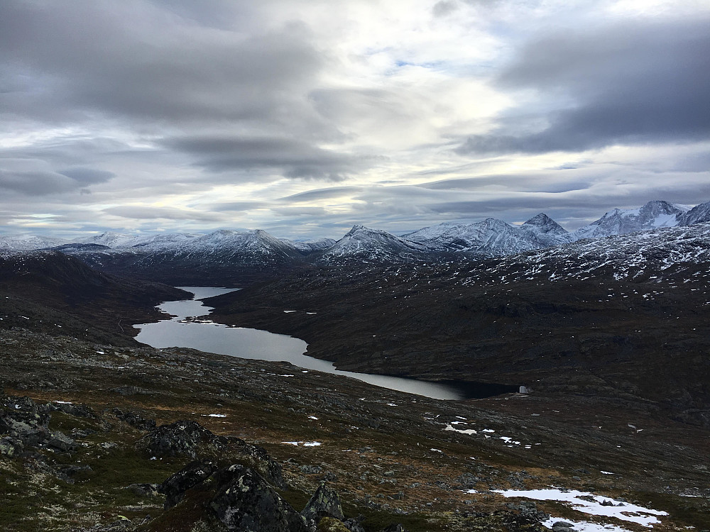 Utsikt fra Skardnebba mot Tovatna.