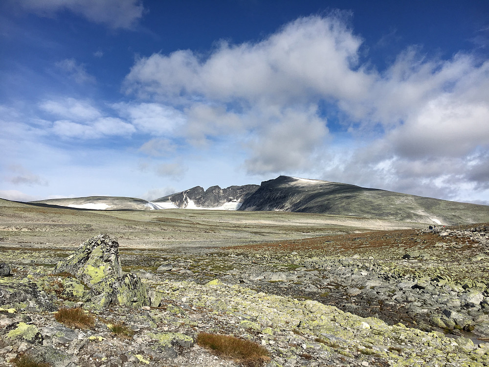 Klar for tur over Snøhetta mot Åmotdalen