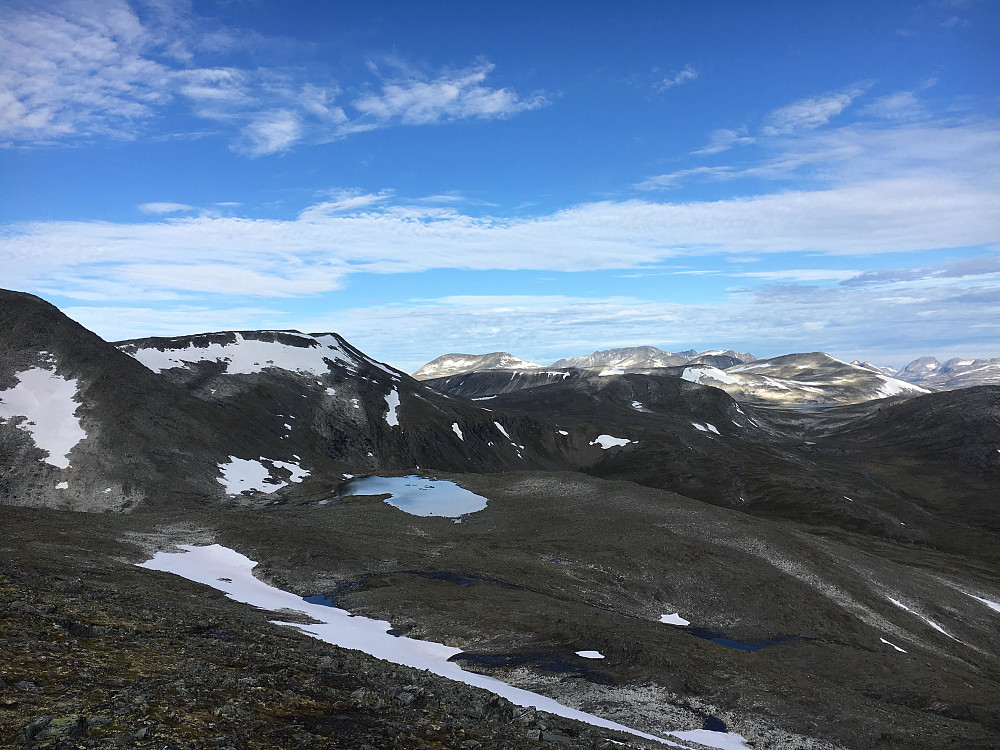 Tilbakeblikk fra Gråfjellet på vei opp mot Storhaugen.
