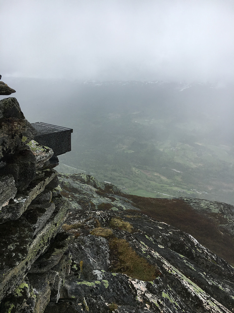 Bratt ned til Lønset fra Håggåberget.