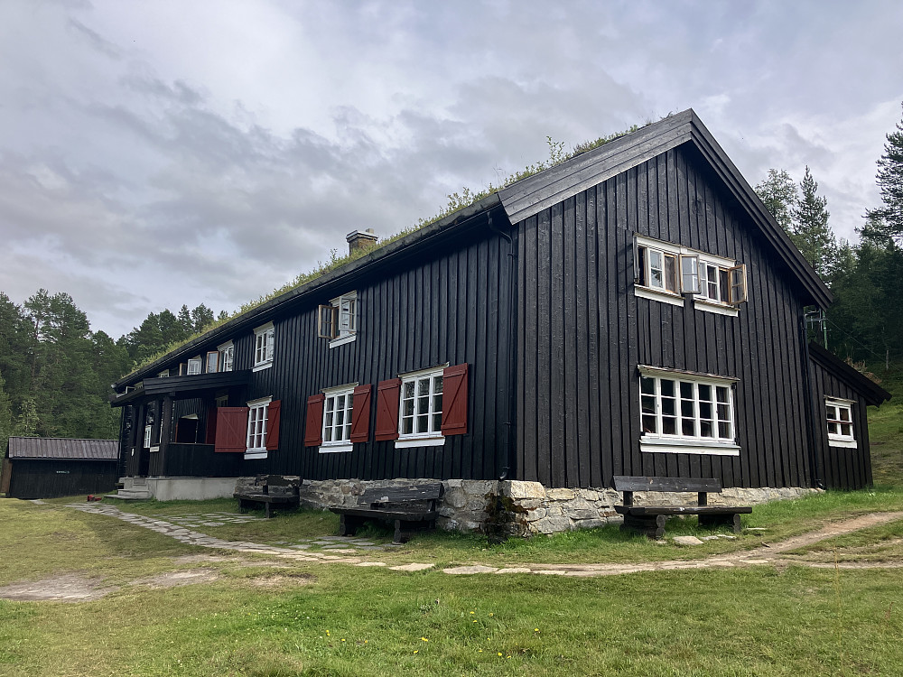 Trollheimshytta i hjertet av Trollheimen. Her ble det en god pause og matpakke nummer to.