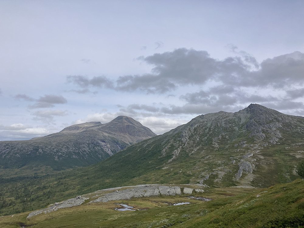 Fin utsikt mot Trollhetta og Geithetta fra den strabasiøse turen opp mot Mellomfjell.