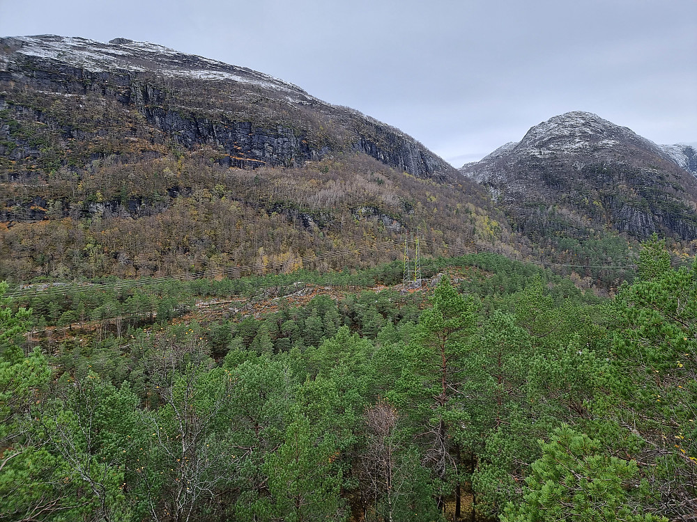 Fra Stutto. Storafjellet til venstre.