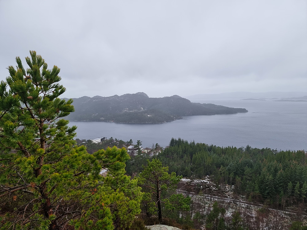 Fra Storafjellet mot sørvest. Korsneset i bakgrunnen.