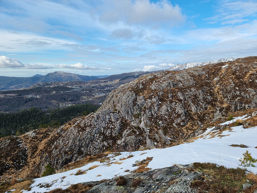 Fra Stordalsfjellet. Masten på Ulriken til høyre. Løvstakken til venstre.