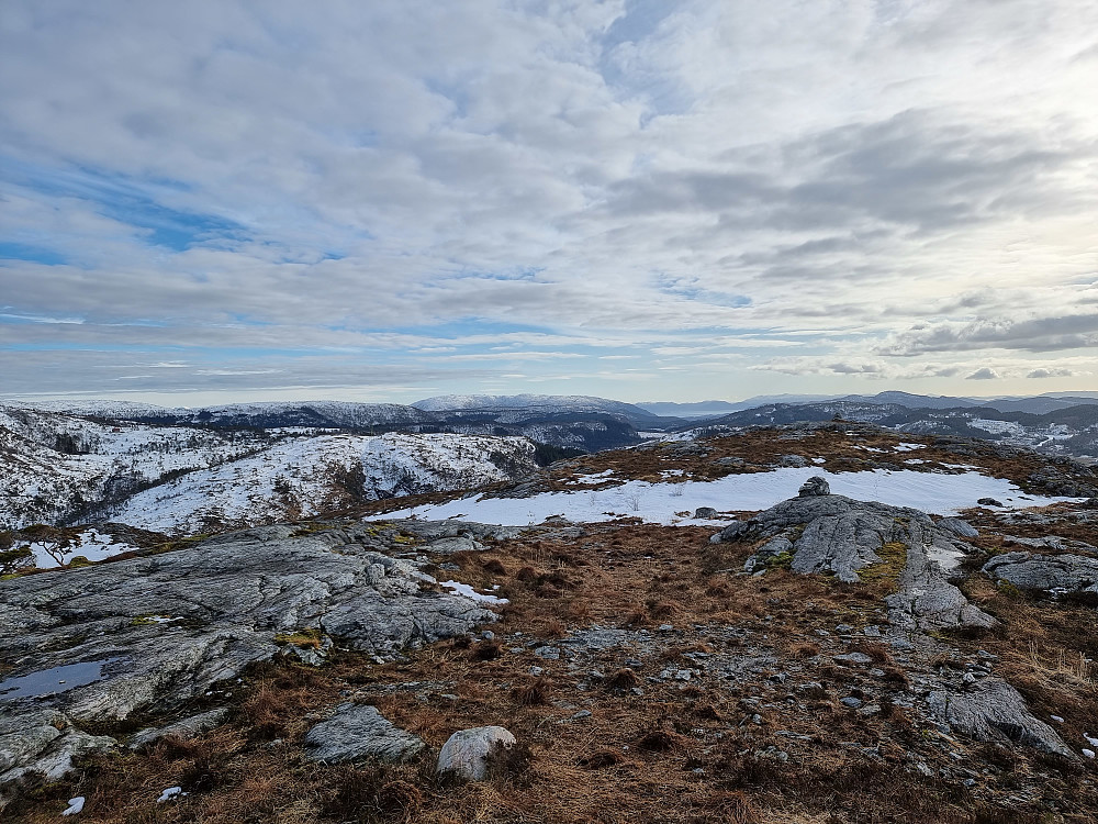 Fra Stordalsfjellet. Møsnuken bak i midten.