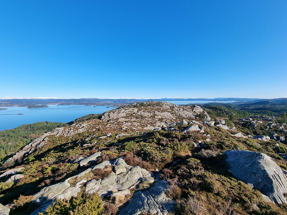 Fra Sangoltshornet mot sørøst. Folgefonna helt bakerst.
