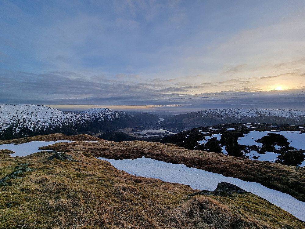 Fra Grøna. Haukelandsvatnet i midten.