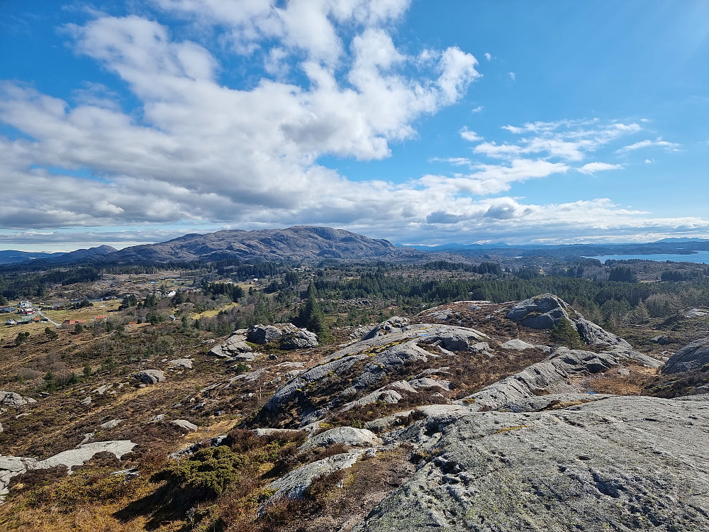 Fra Storafjellet mot sørøst. Eldsfjellet til venstre.