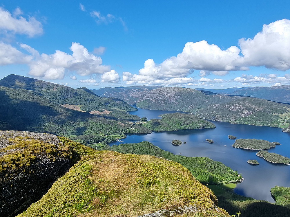 Fra Grånut mot vest. Våganipen helt til venstre.