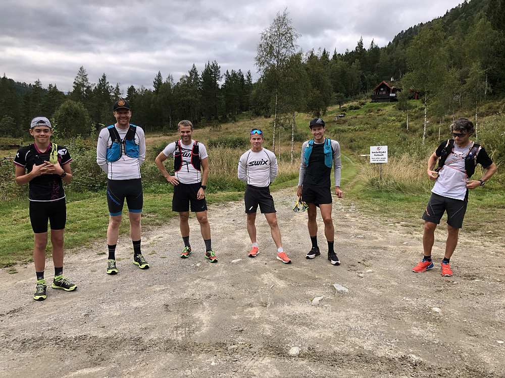 Relativt brukbart nivå på økta i aften med både årets vinner av NM motbakkeløp, vinner av en sinnsyk lang distanse på UTMB og en tass som var med på youth skyrunning vm.