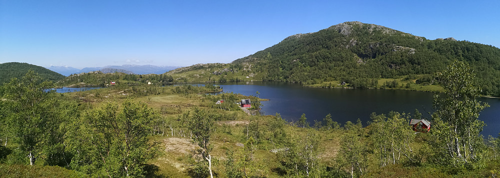 Fonnastølsvatnet med fjellet Såta 902 bak. 