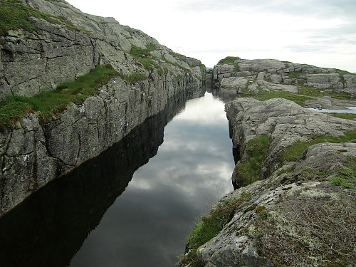 vanngrav under Fjellsnova