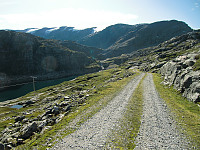 Grusveien ned til Sandosen
