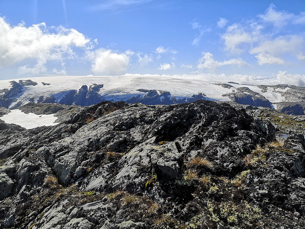Høyeste punkt på Veranuten, Folgefonna i bakgrunnen