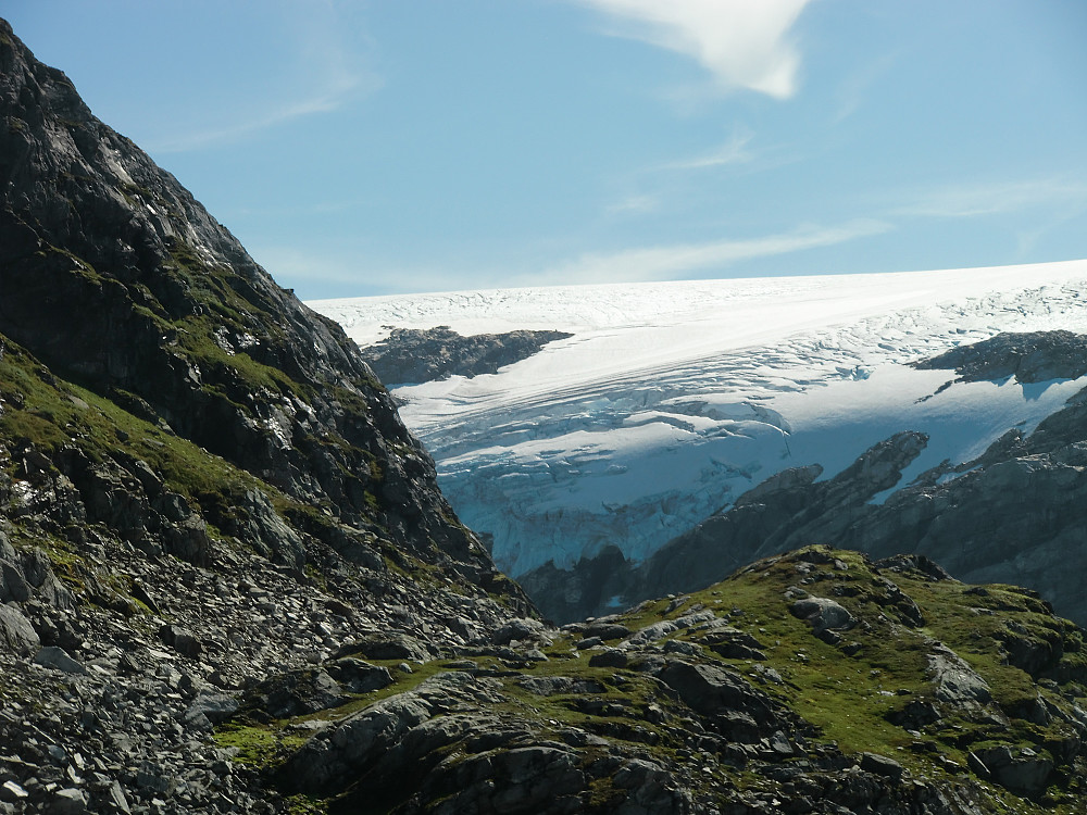 Nordligste punktet på Folgefonna der breen går ned mot Jukladalsvatnet