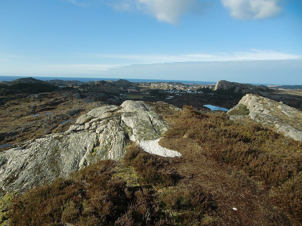 Nipasåto med utsikt mot Telavåg