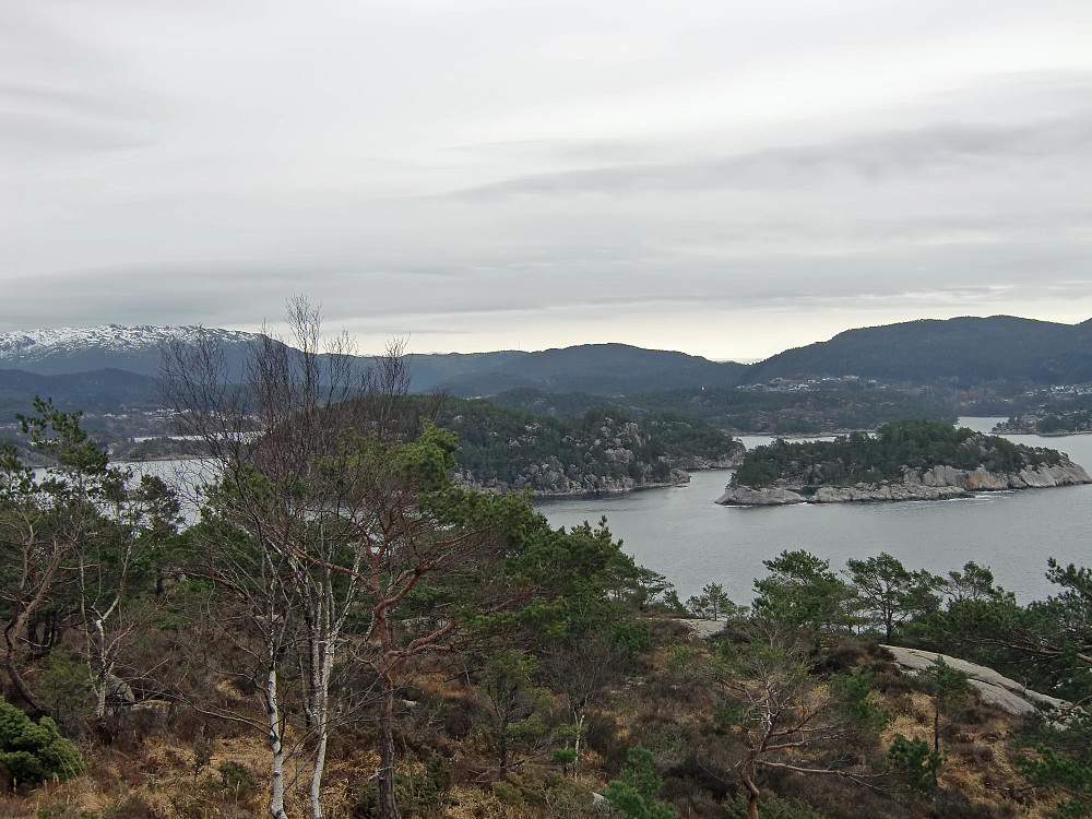 utsikt mot Lysøya fra Austneset