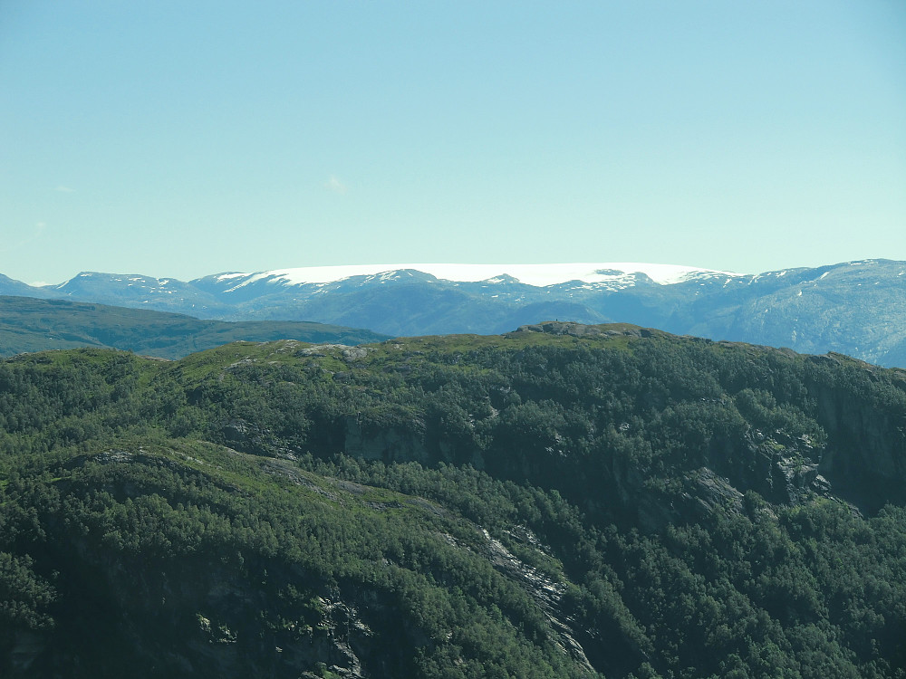 Folgefonna nordre del med Haukåsfjellet i forgrunnen (zoomet) 
