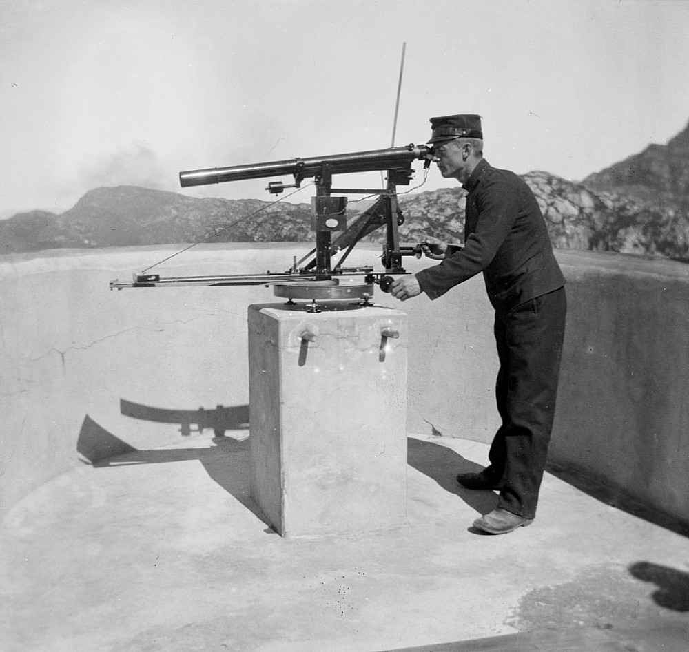 Samme Orograf brønnen på Sandviksbatteriet ca. 1900
Kreditering: Marcus - Rodulph Stoltz - ubb-bs-ok-15612