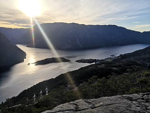 Solheim og Solheimsøyna fra varden på Kjerringefjellet
