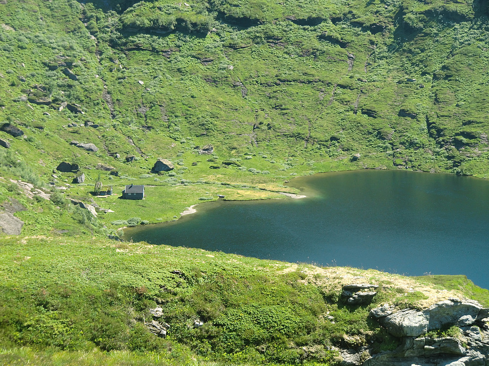 støl ved Bottsvatnet (zoomet)