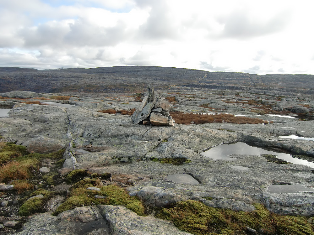 Flatafjellet 785 mot Gløvret