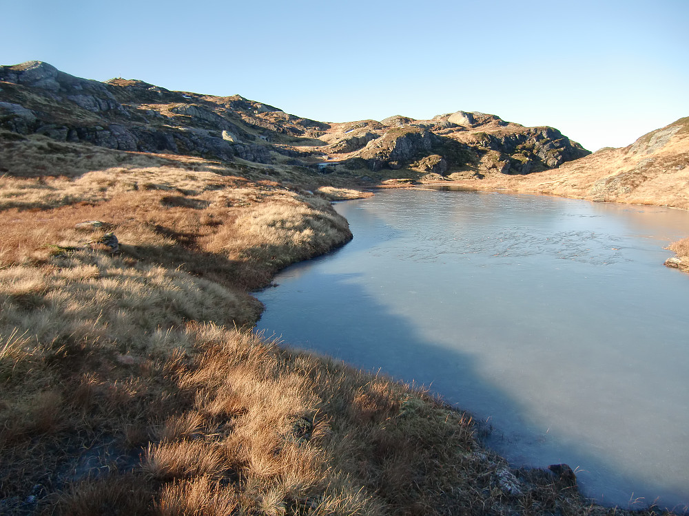 flott i fjellet med barfrost