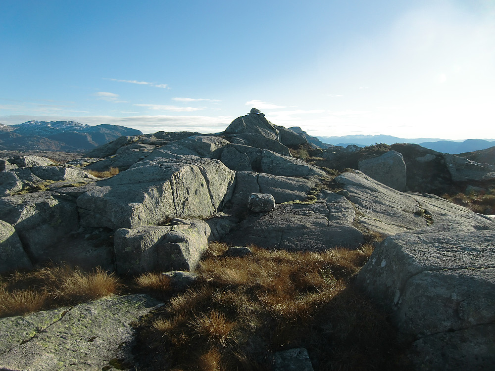 toppen på Fossabotnsnakkane 818