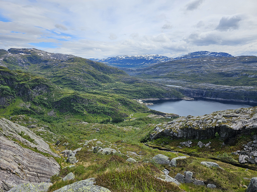 tilbakeblikk på vei oppover mot Kvitingen og Kvitingsvatnet