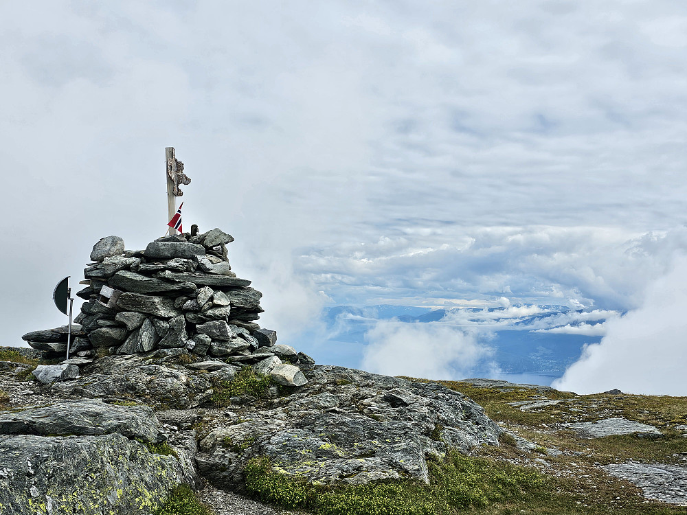 over skylaget da vi kom opp