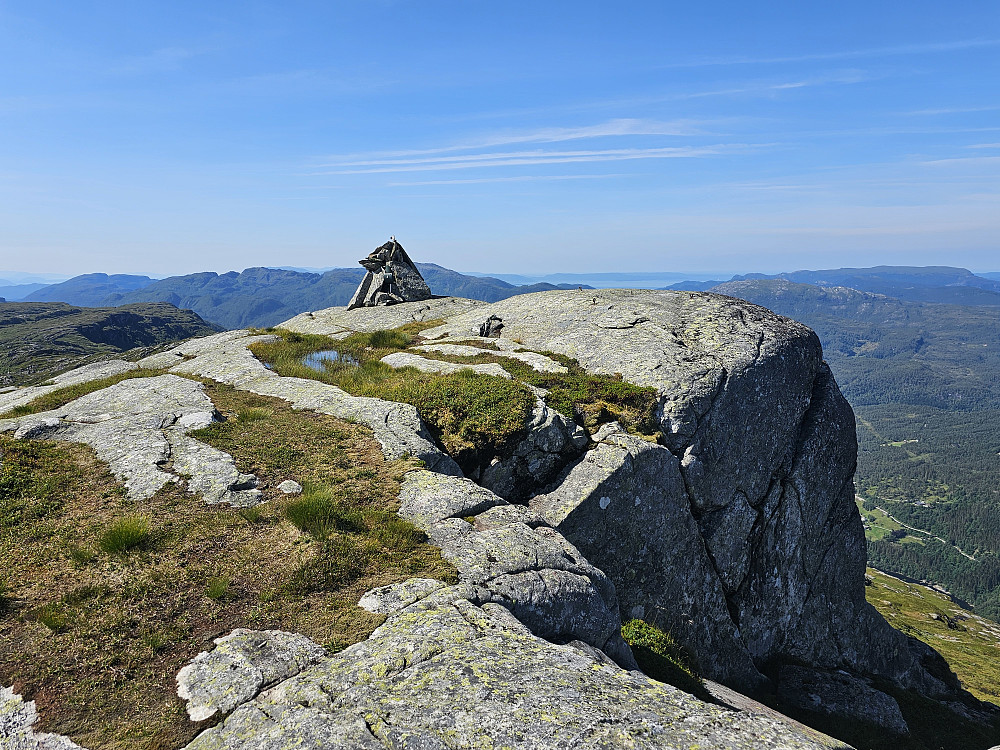Daurmålsegga 807