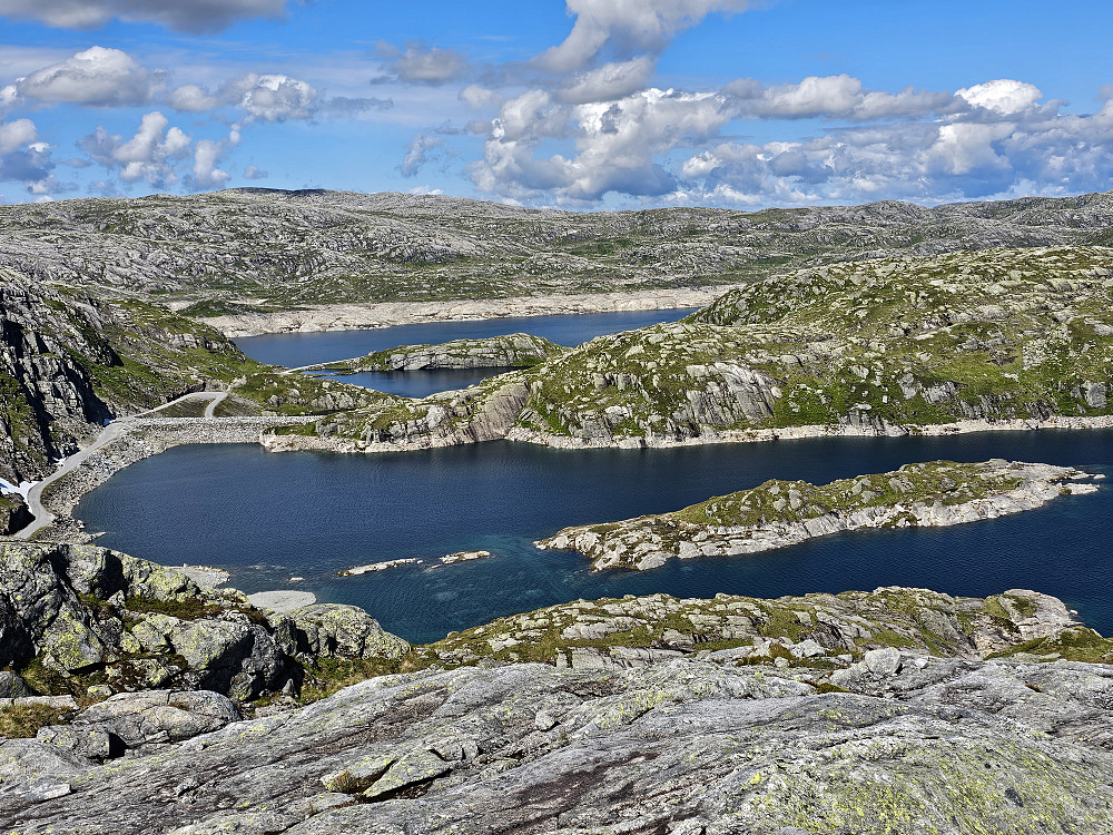 Skjerjavatnet og Svartavatnet fra Vest av Trollegilsbotnen