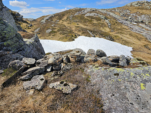 mur nord for topp 807,5 fangstgrav?
