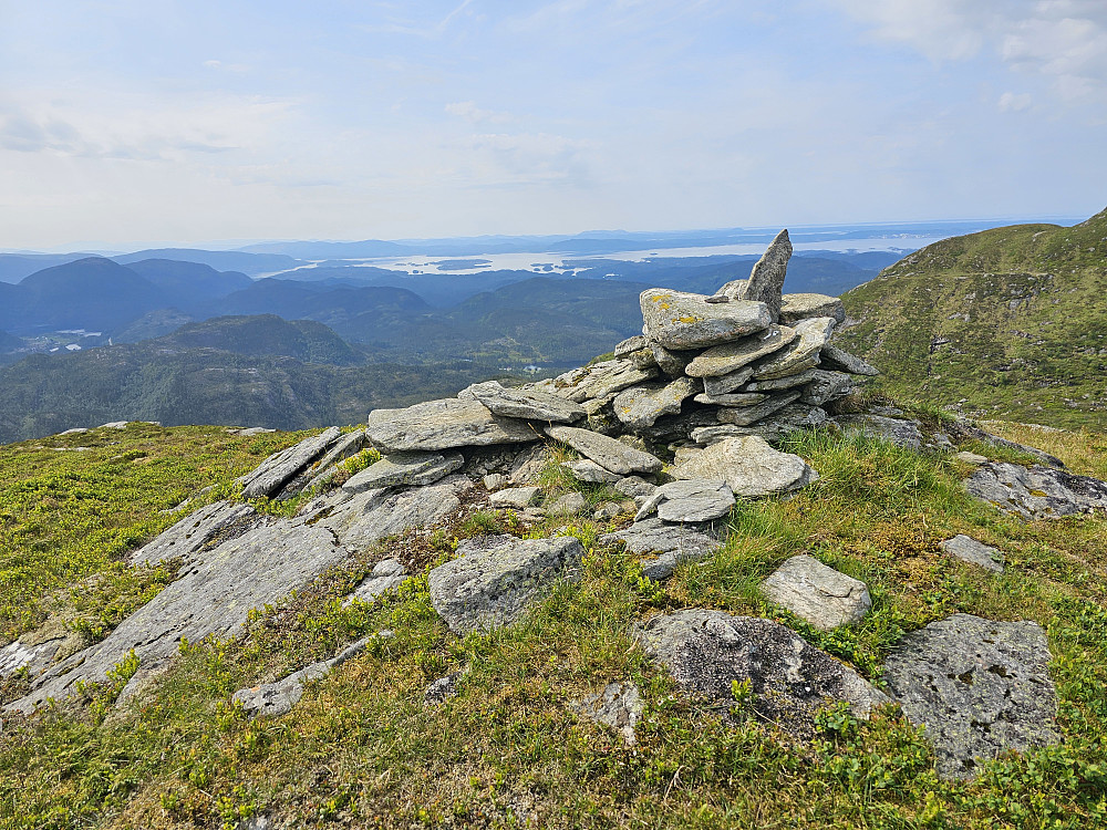 på toppen av Skrenuten