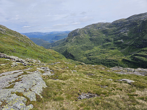 fra samme stedet med utsikt ned mot dalen jeg kom opp