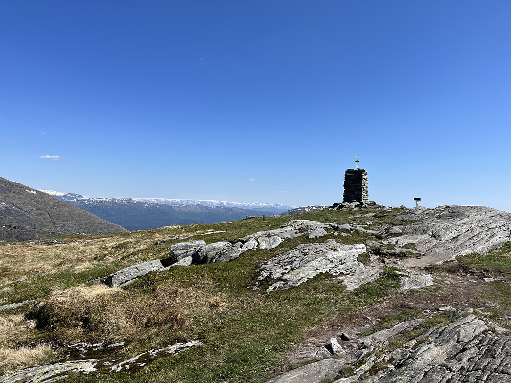 Austefjellet - Med Folgefonna i det fjerne. 