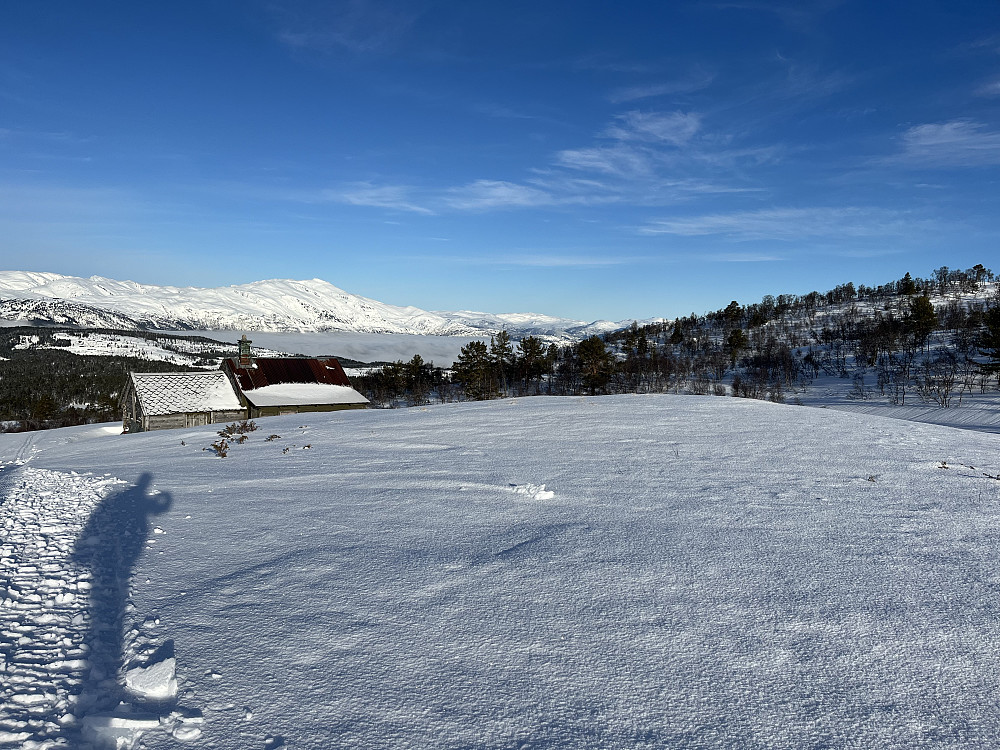 Stølen ved Otladalen - herfra og opp var det et tynt lag med melis på toppen av skaren - perfekt !