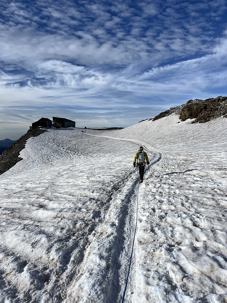 Tilbake til Rifugio Q Sella for en kort stopp før siste etappe ned til heisen. 