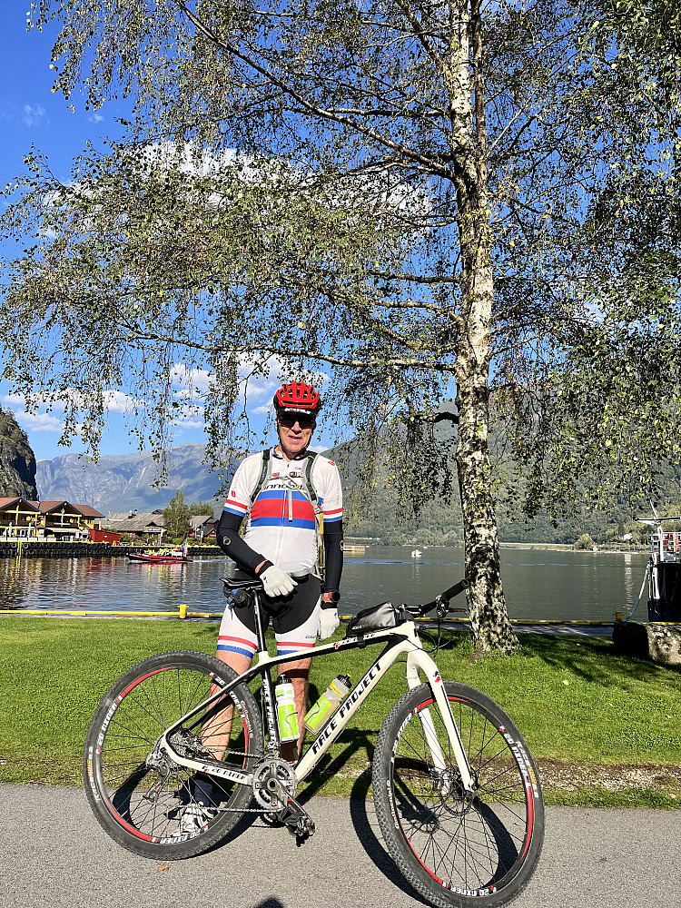 Manglet ikke på turister i Flåm som kunne ta et bilde av meg etter endt tur !