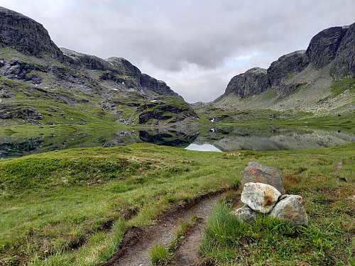Merka sti inn Nupsdalen