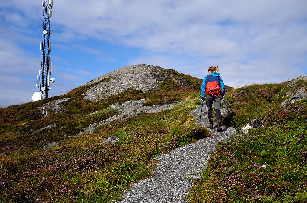 Fikk øye på en fin sykkel-sti via Breidalen og Fv 6034.
