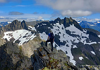oskalde_20240809_66b63e406dbf4.jpg