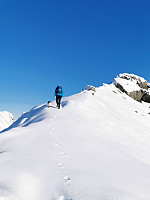 oskalde_20240810_66b7812ea547a.jpg