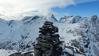 oskalde_20250301_67c350cd82ff5.jpg