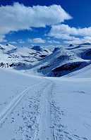 oskalde_20250414_67fd2a2c418bf.jpg