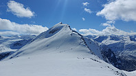 oskalde_20250414_67fd2a3107579.jpg