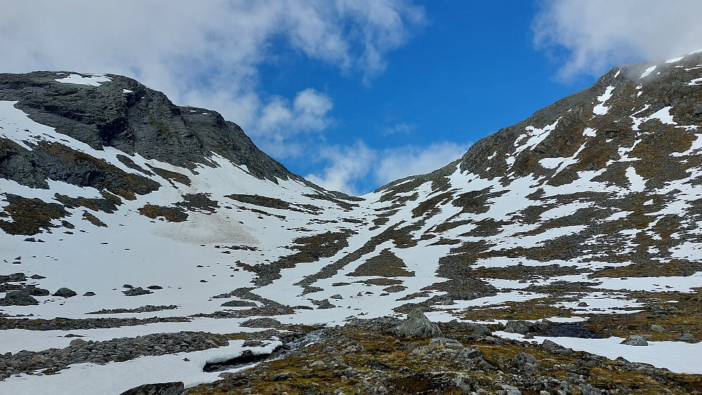 Mot Uriskaret fra Jamtebotnen